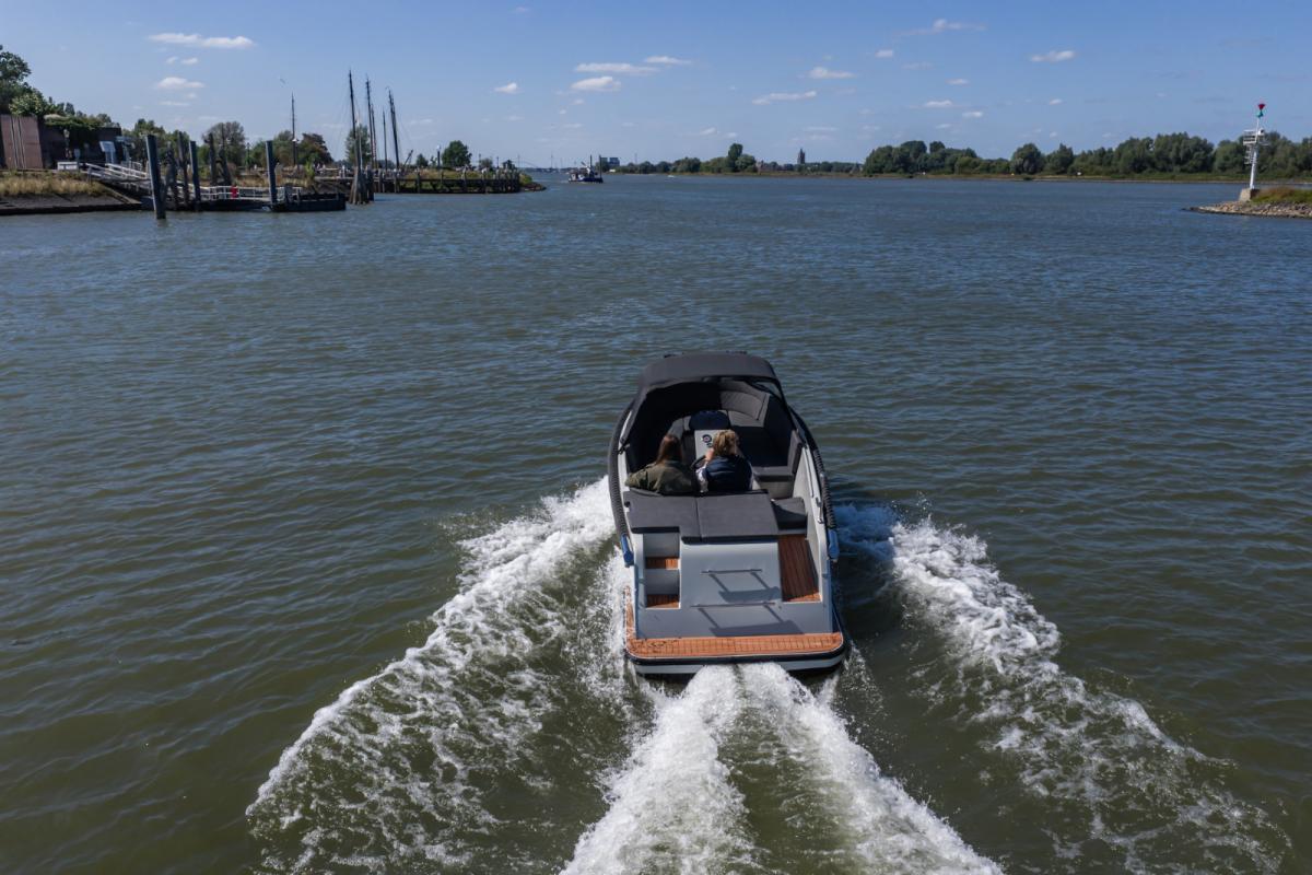 Maxima 600 — foto 2 van 6