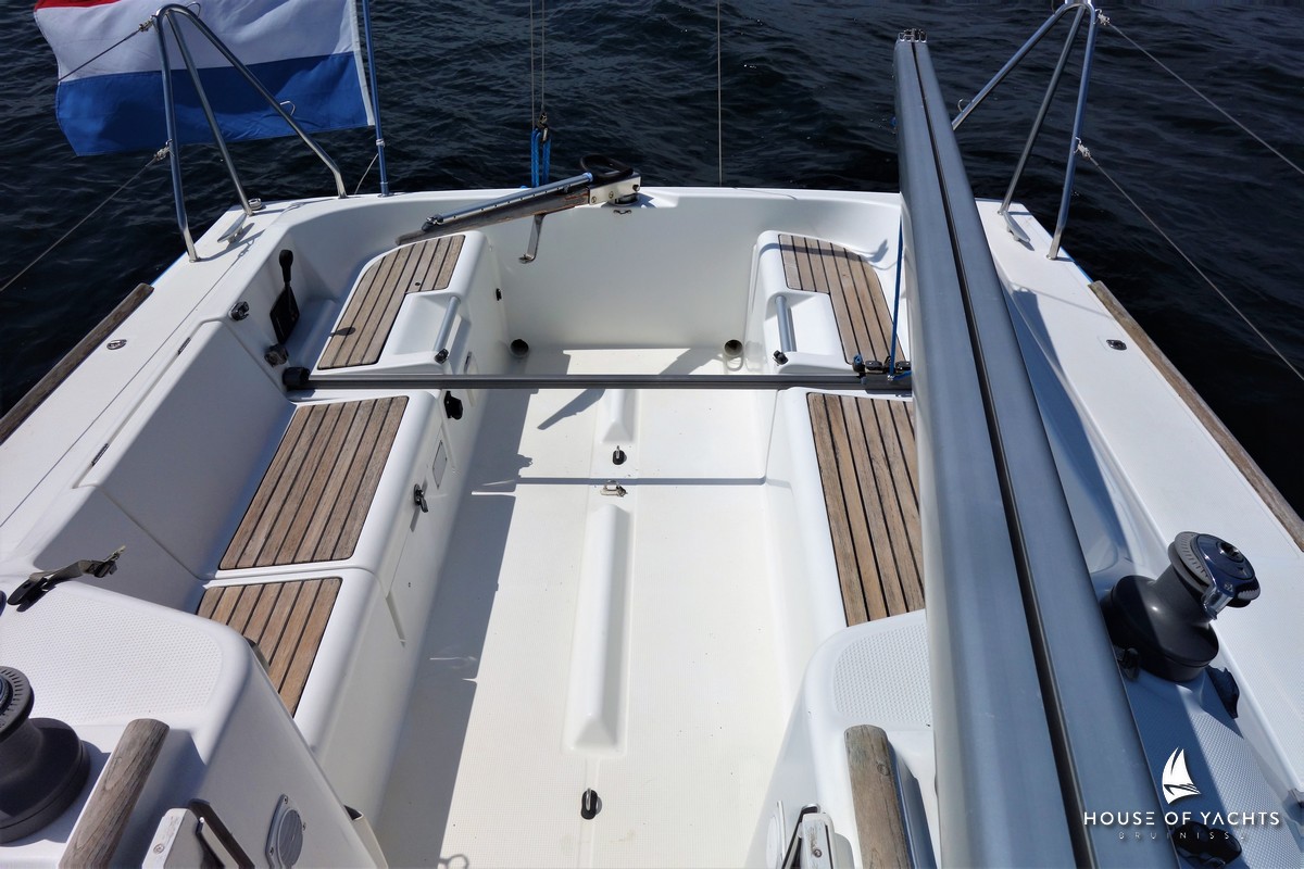 Beneteau First 300 Spirit — foto 9 van 12