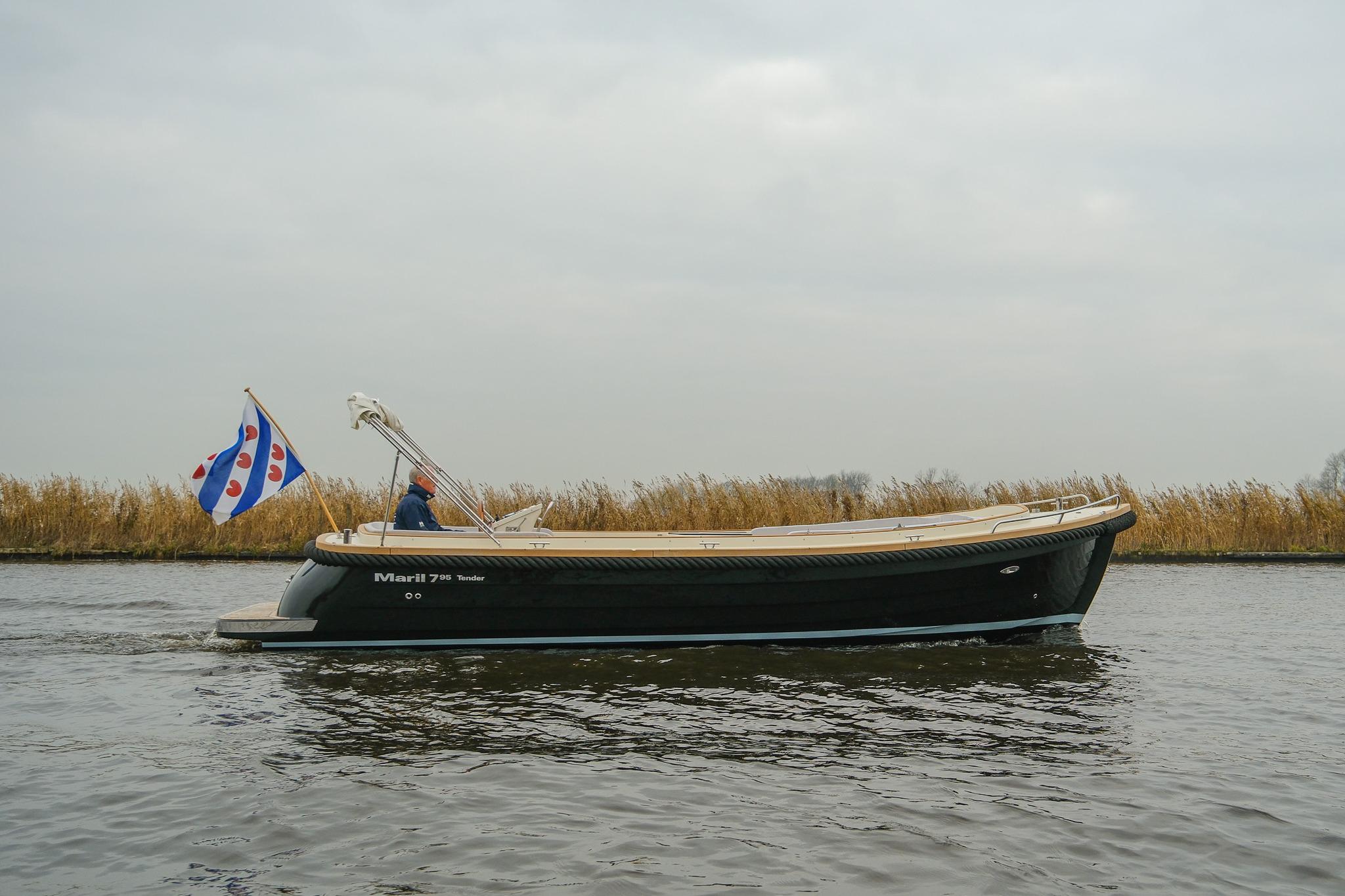 Maril 795 tender