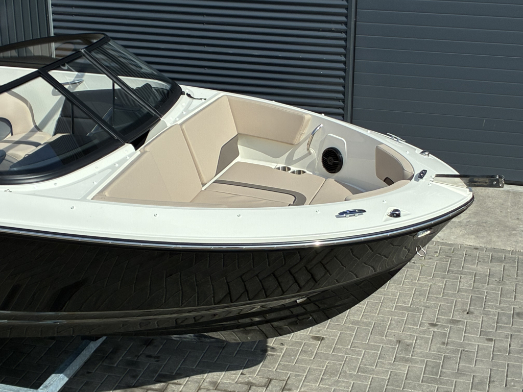 Bayliner V20 — foto 12 van 17