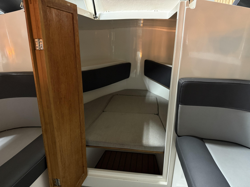 Oud Huijzer 700 Cabin 115pk Yamaha — foto 5 van 12