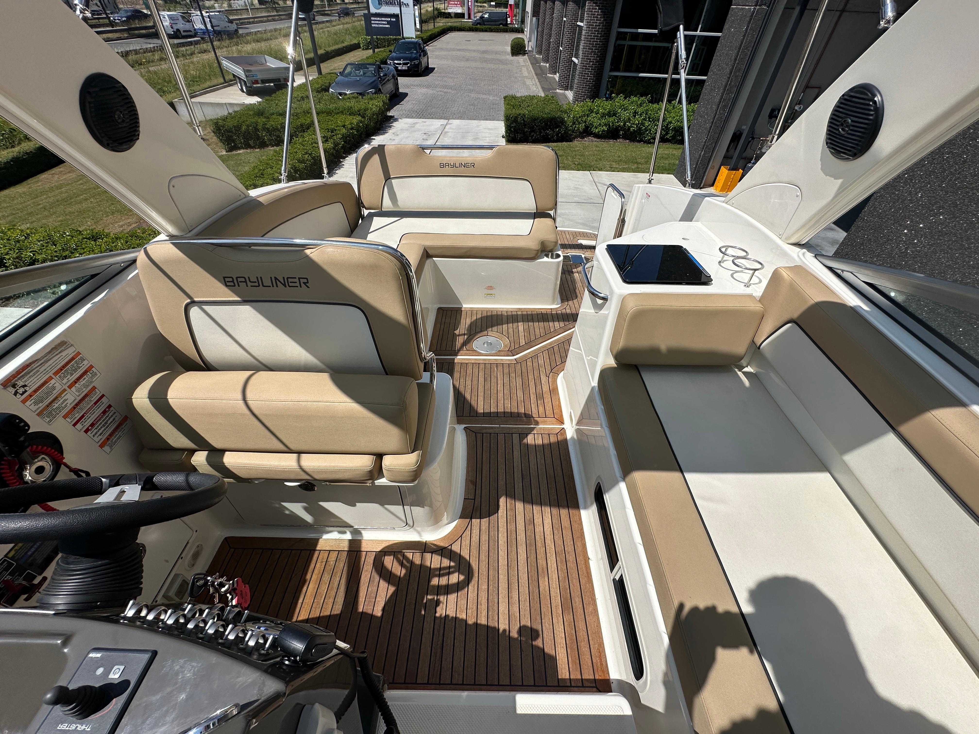 Bayliner 842 Cuddy — foto 9 van 11