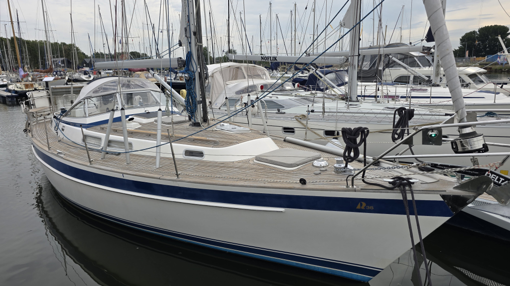 Hallberg Rassy 36 MKII — foto 2 van 33