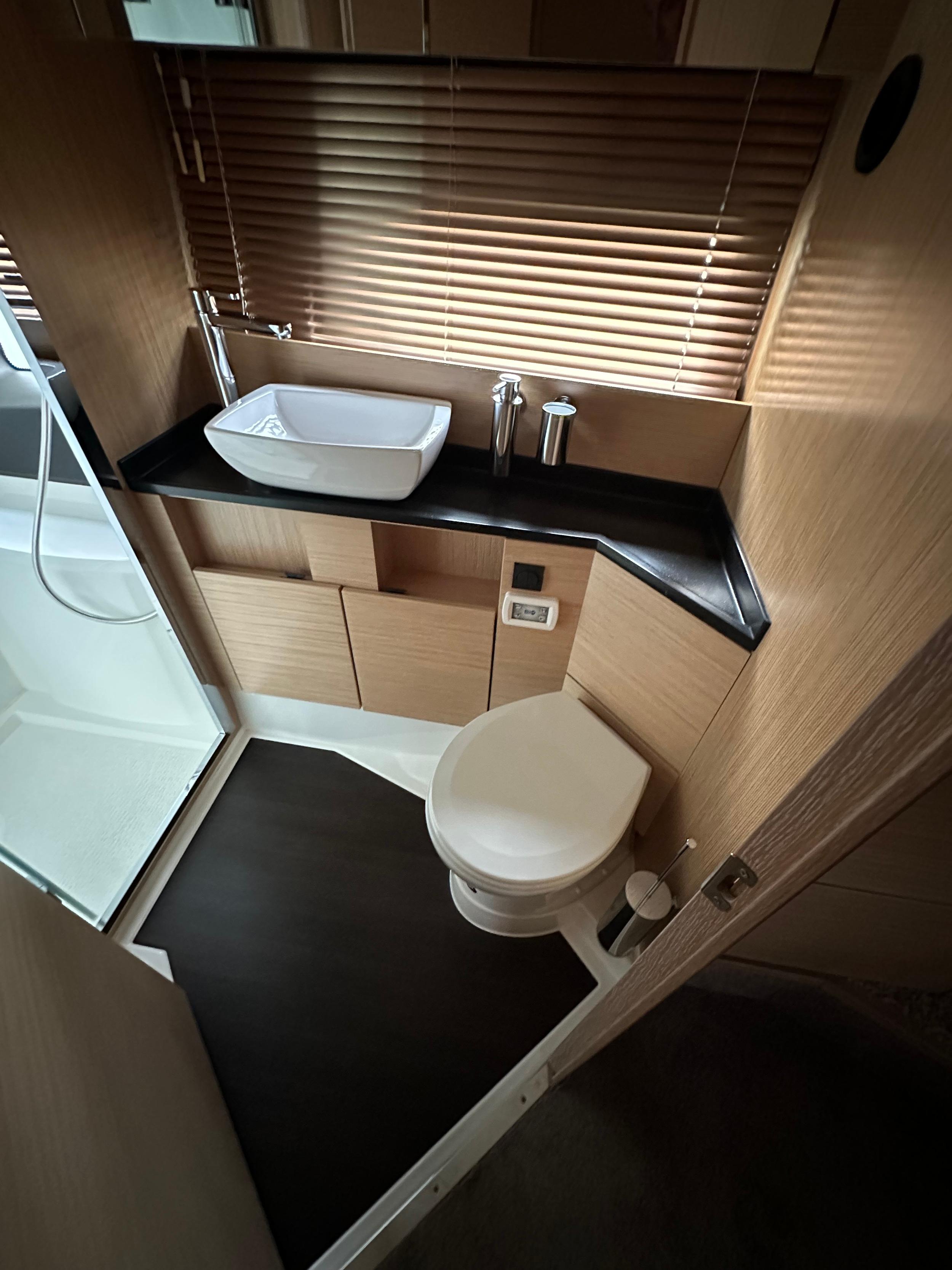 Bavaria R55 Flybridge — foto 17 van 27