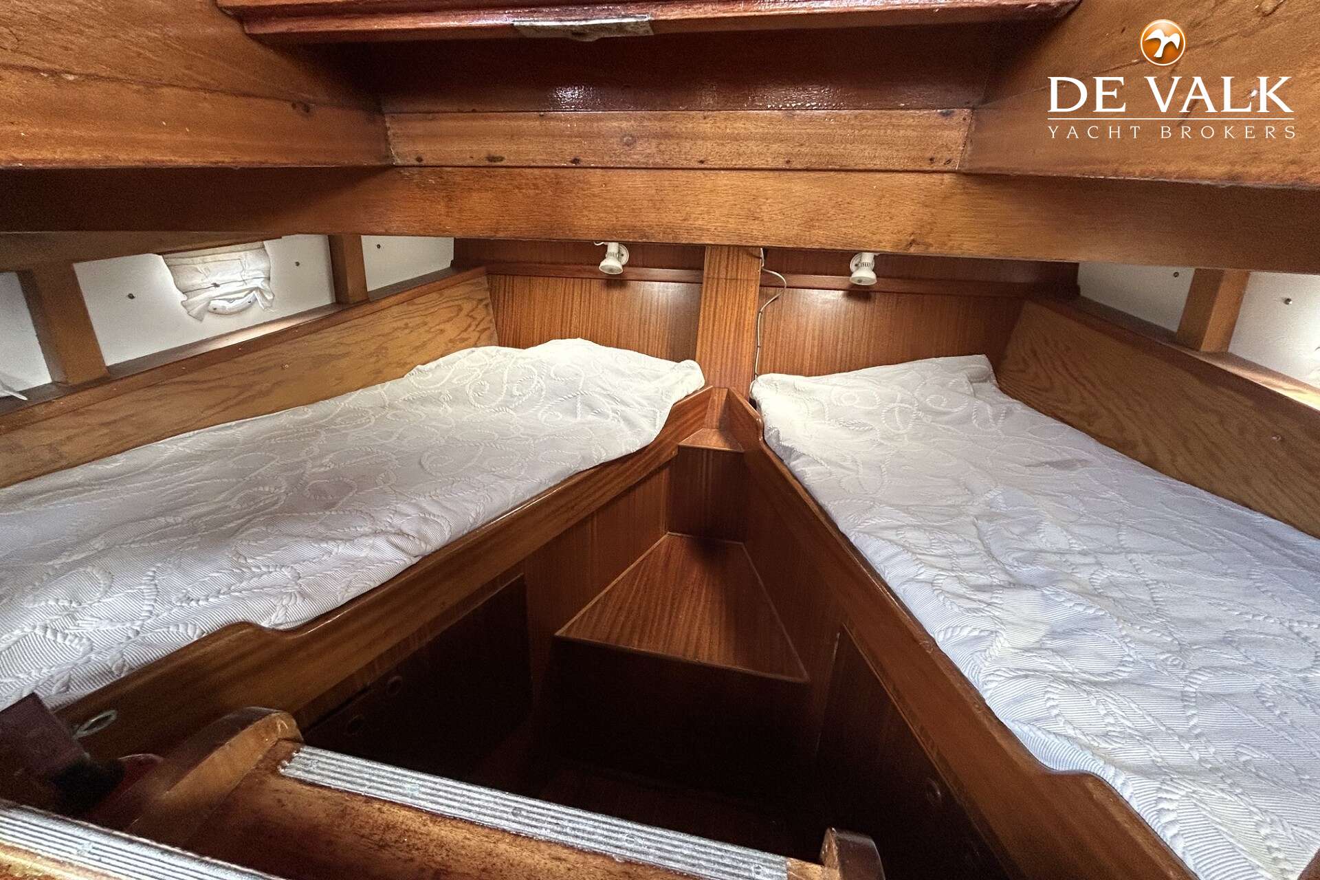Small sailing ship From Laso — foto 28 van 35