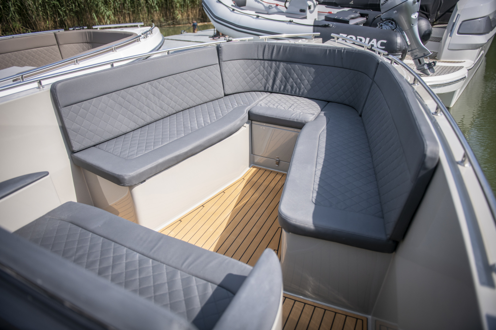 Maxima 700 sport | Console boot | Vanaf €41.945,- — foto 4 van 11