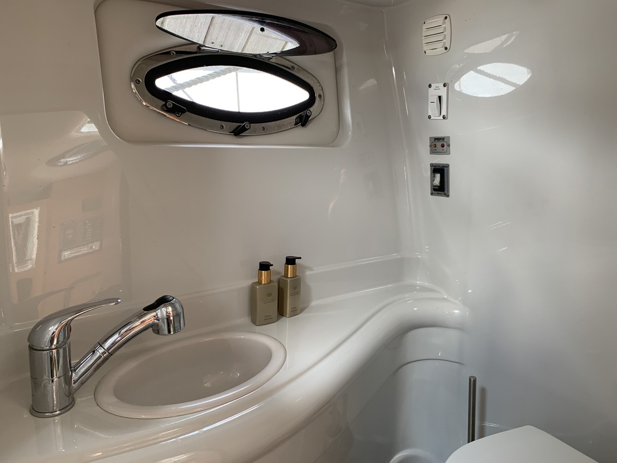 Crownline 280 CR — foto 32 van 37