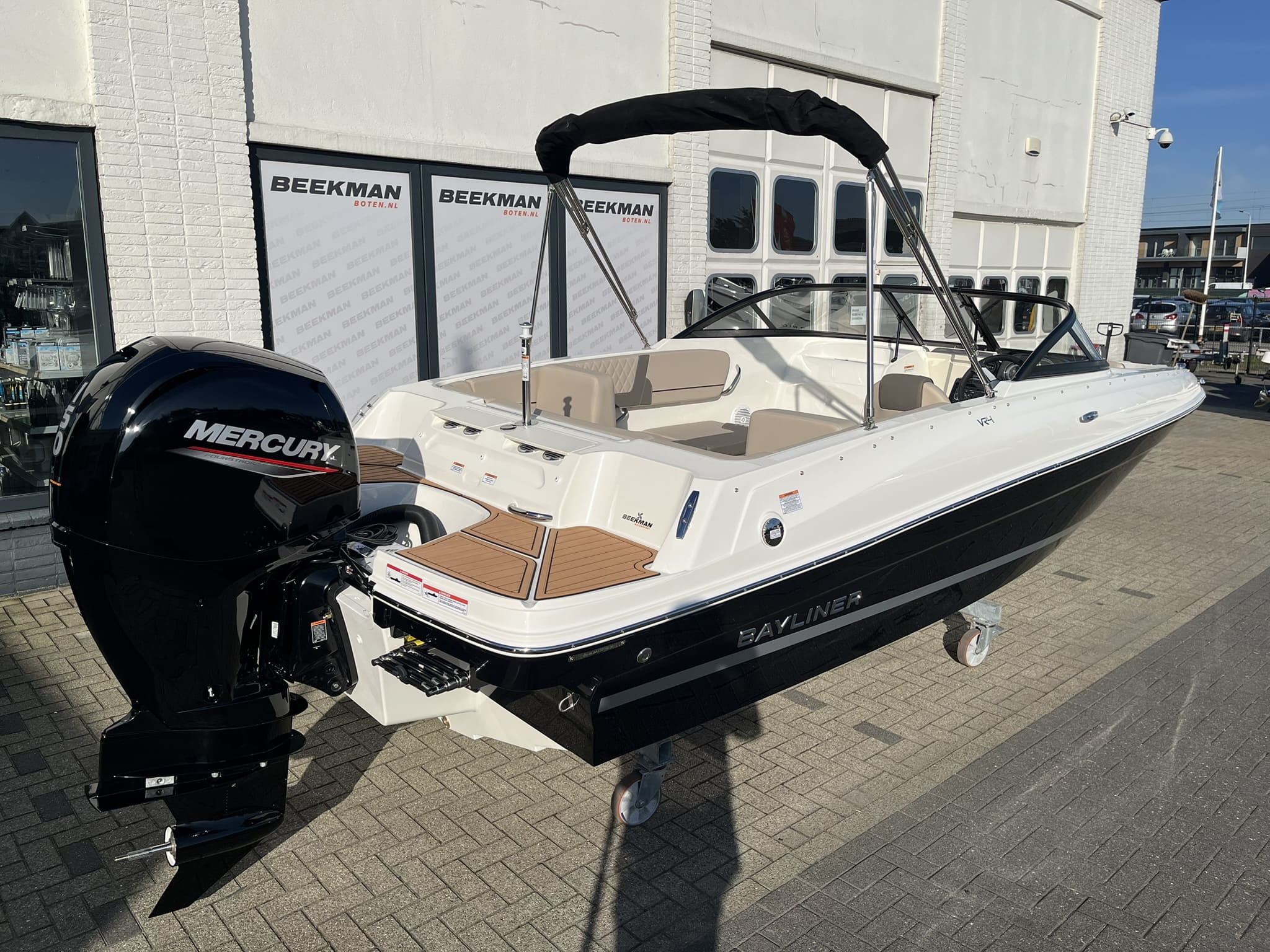 Bayliner VR4 Bowrider — foto 3 van 29