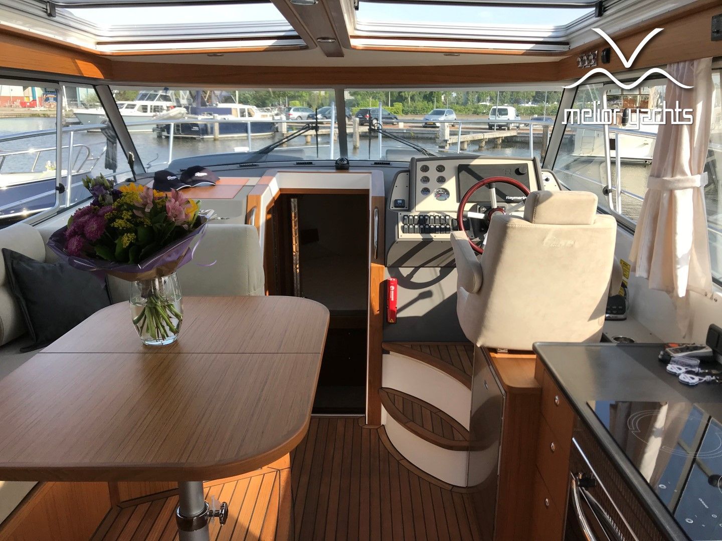 Saga 385 — foto 11 van 39