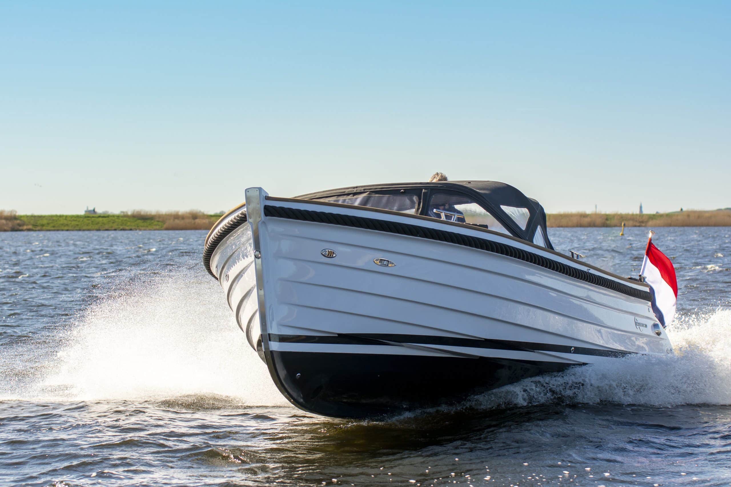 Waterspoor 717 Outboard — foto 1 van 18