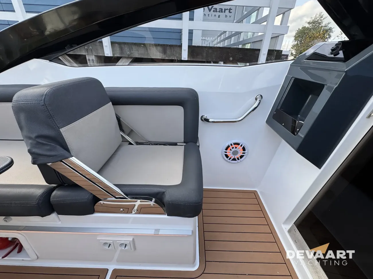 Parker 630 Day Cruiser — foto 9 van 19