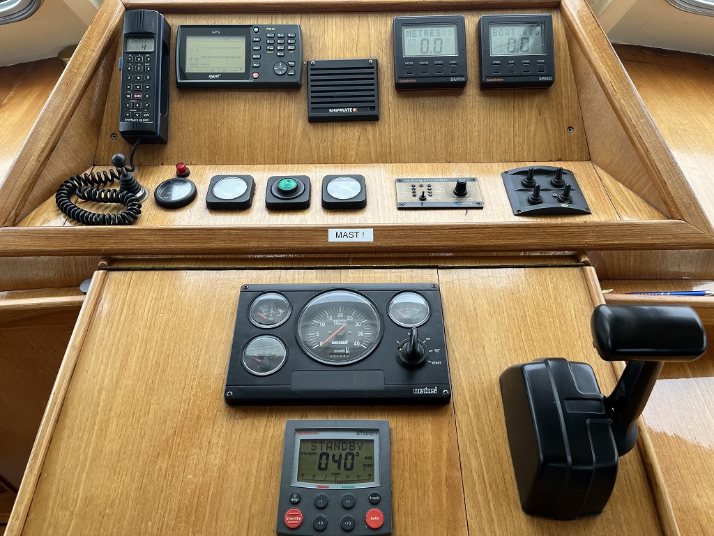 Blauwe Hand Trawler 1400 — foto 7 van 39