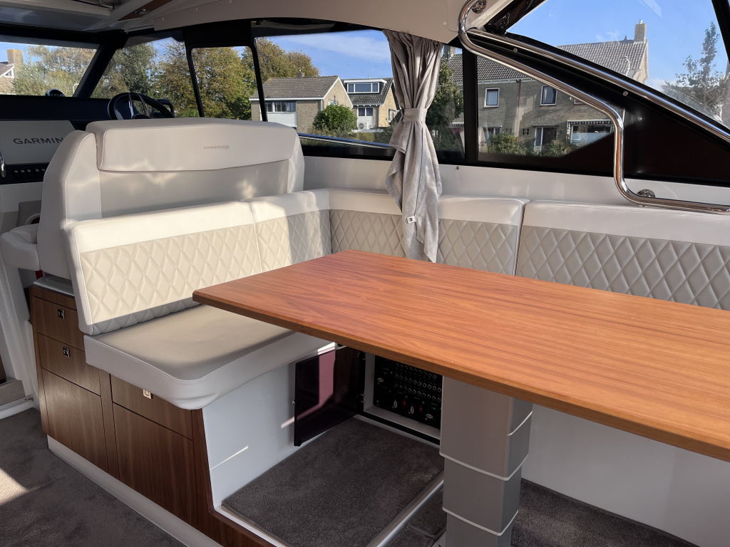 Grandezza 34 OC – 2024 | Volvo Penta D6-380 DPI | Full Options | < 200 vaaruren — foto 15 van 35