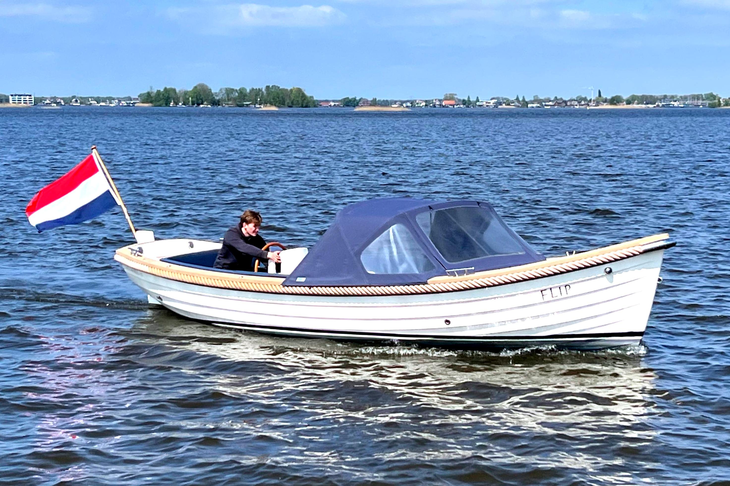 Sloep PVO 700E