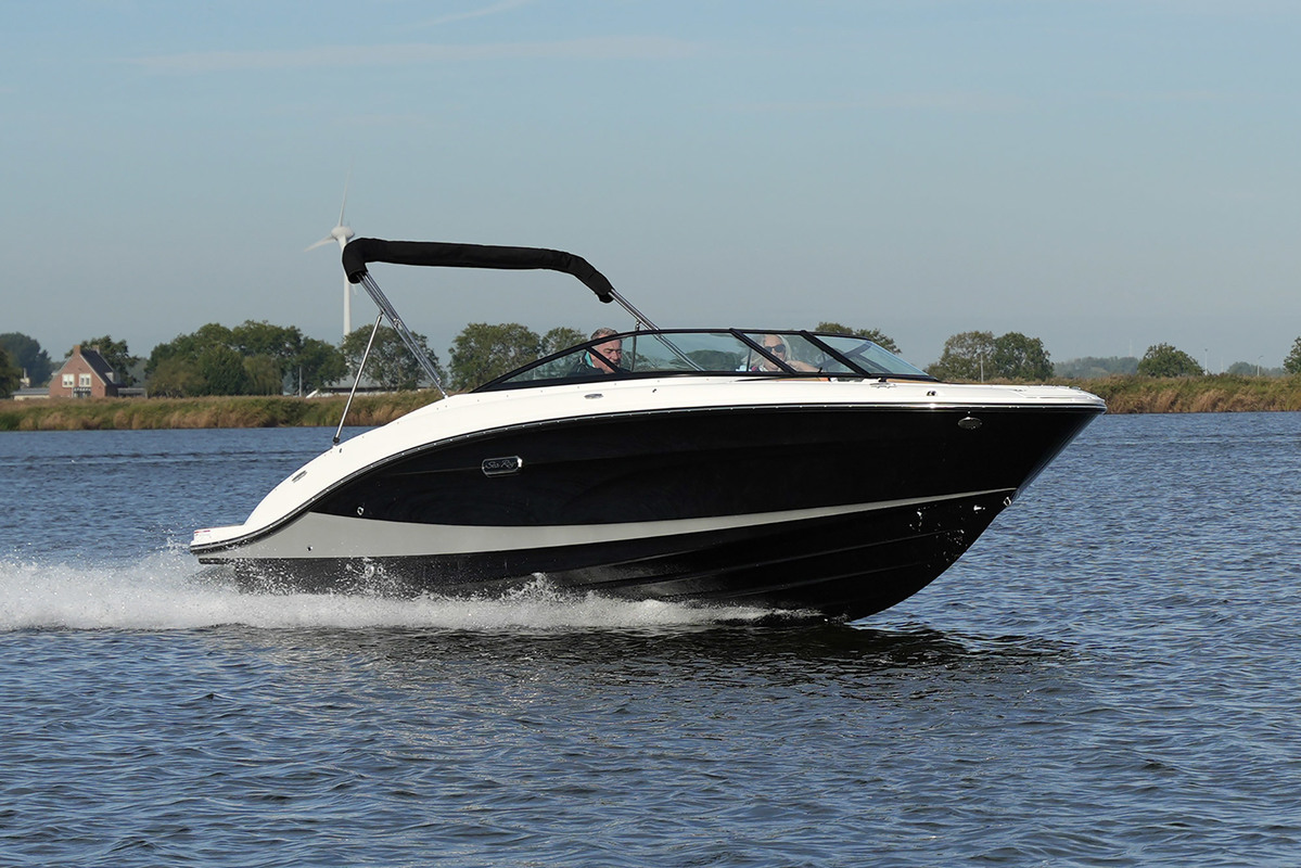 Sea Ray SPX 210 — foto 2 van 56