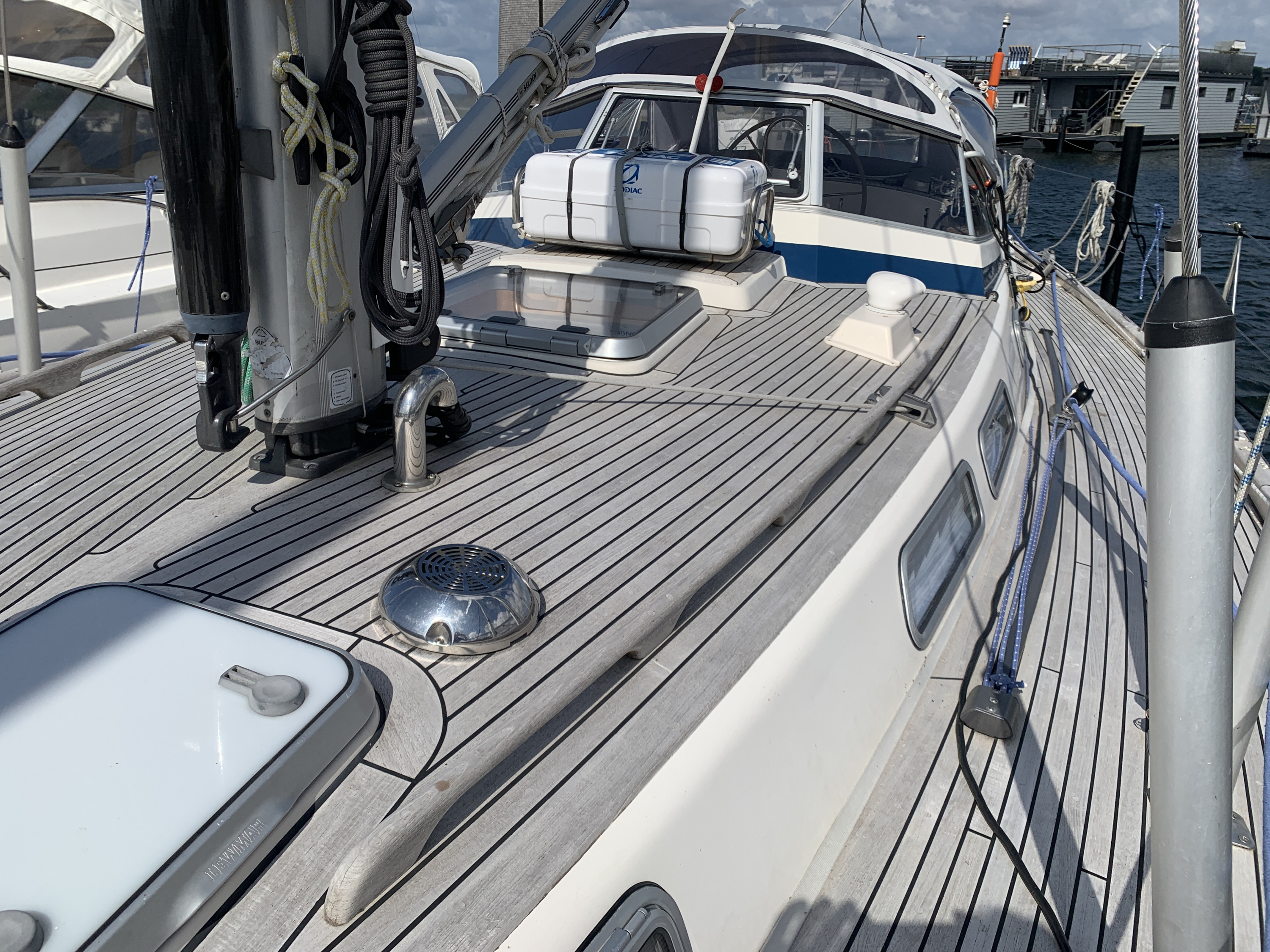 Hallberg-Rassy 42 — foto 16 van 77