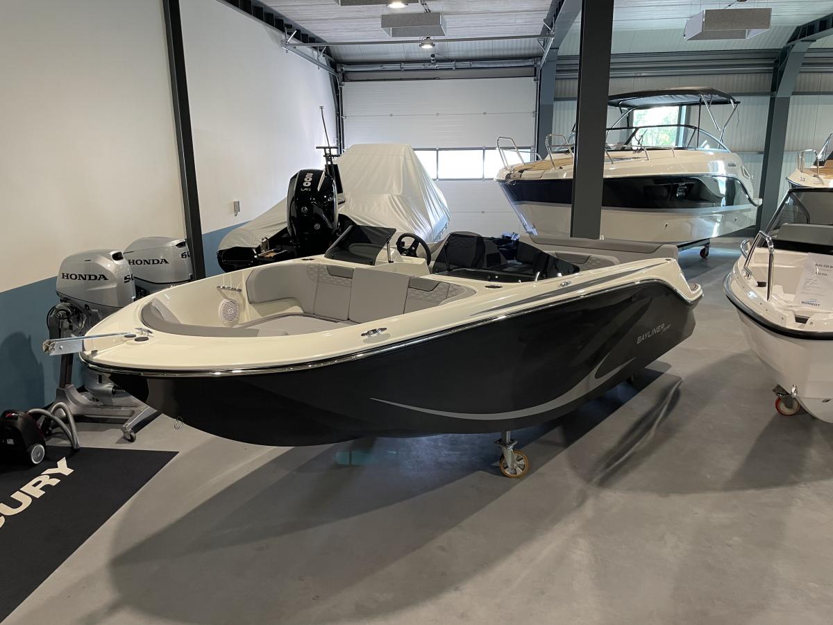 Bayliner M19 — foto 1 van 1