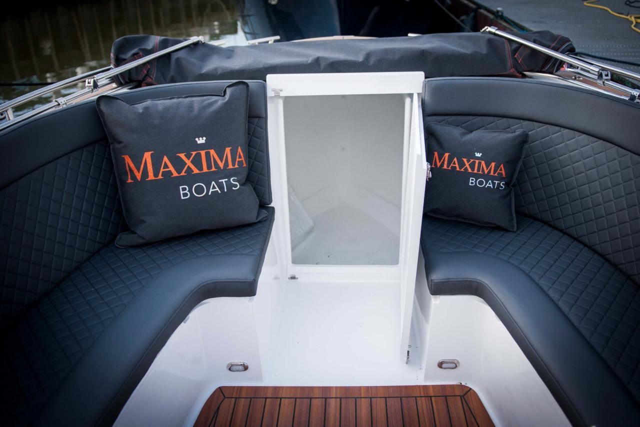 Maxima 730 tender — foto 24 van 28