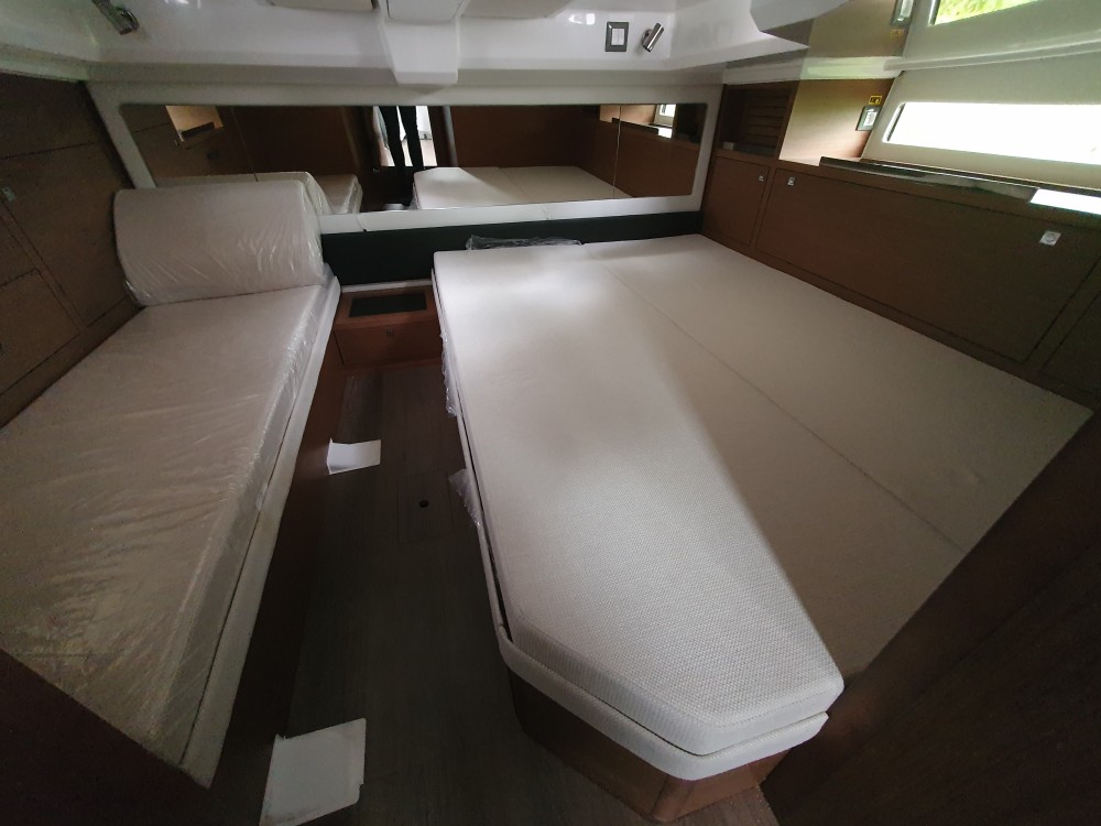 Jeanneau Cap Camarat 12.5 WA — foto 42 van 49
