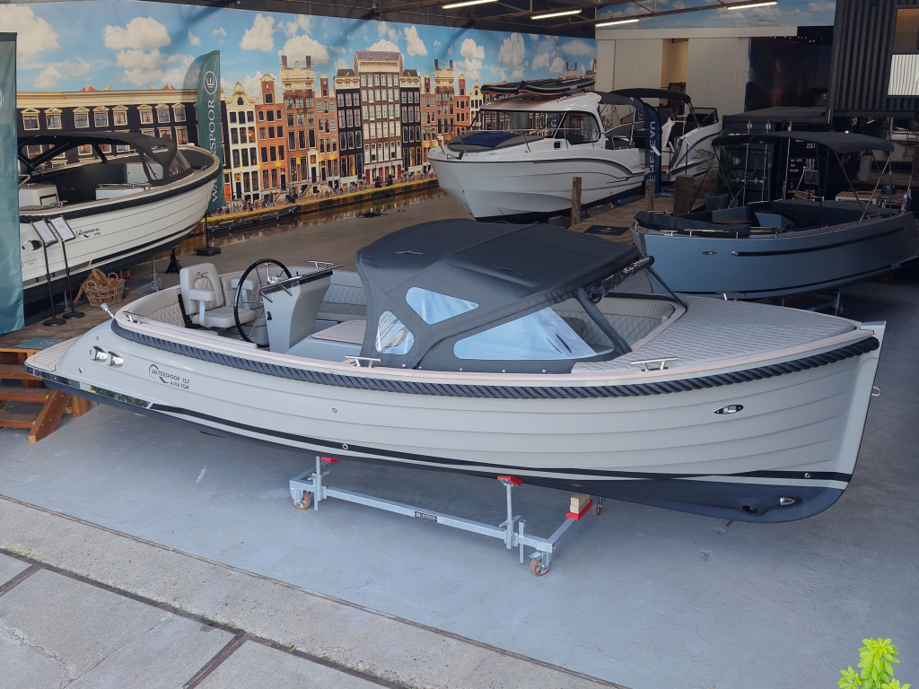 Waterspoor 717 Aviator | Vetus diesel   — foto 9 van 31