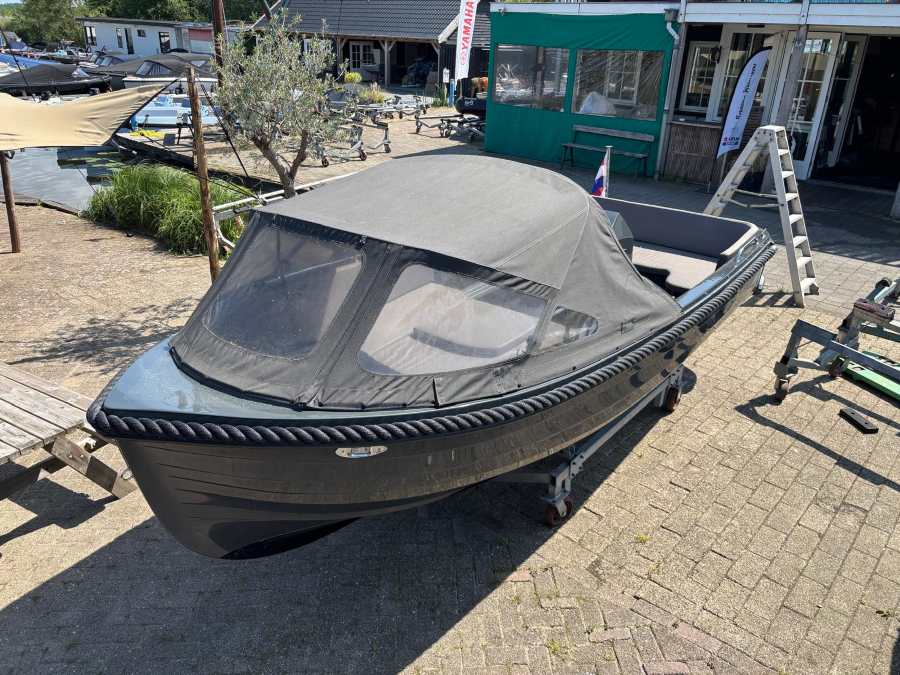 Lifestyle  E tender 570 verkocht — foto 9 van 10