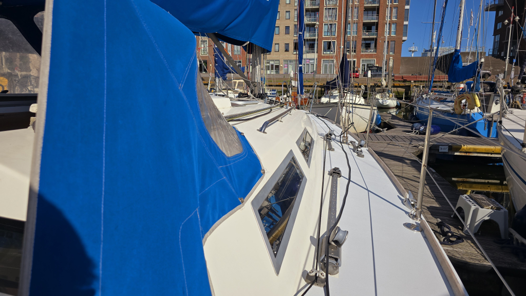 FF 1100 — foto 12 van 41