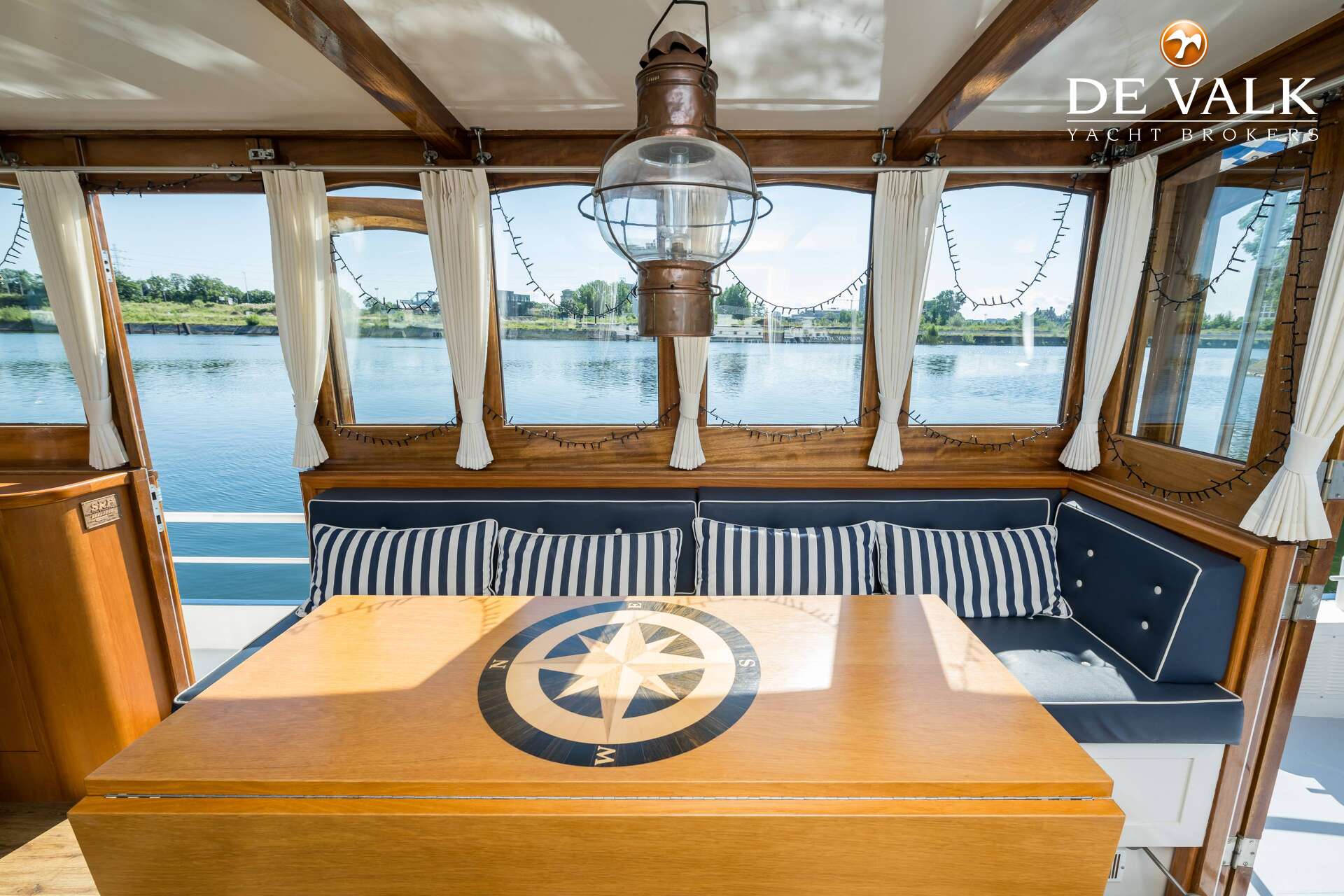 Luxe motor 28M — foto 21 van 44