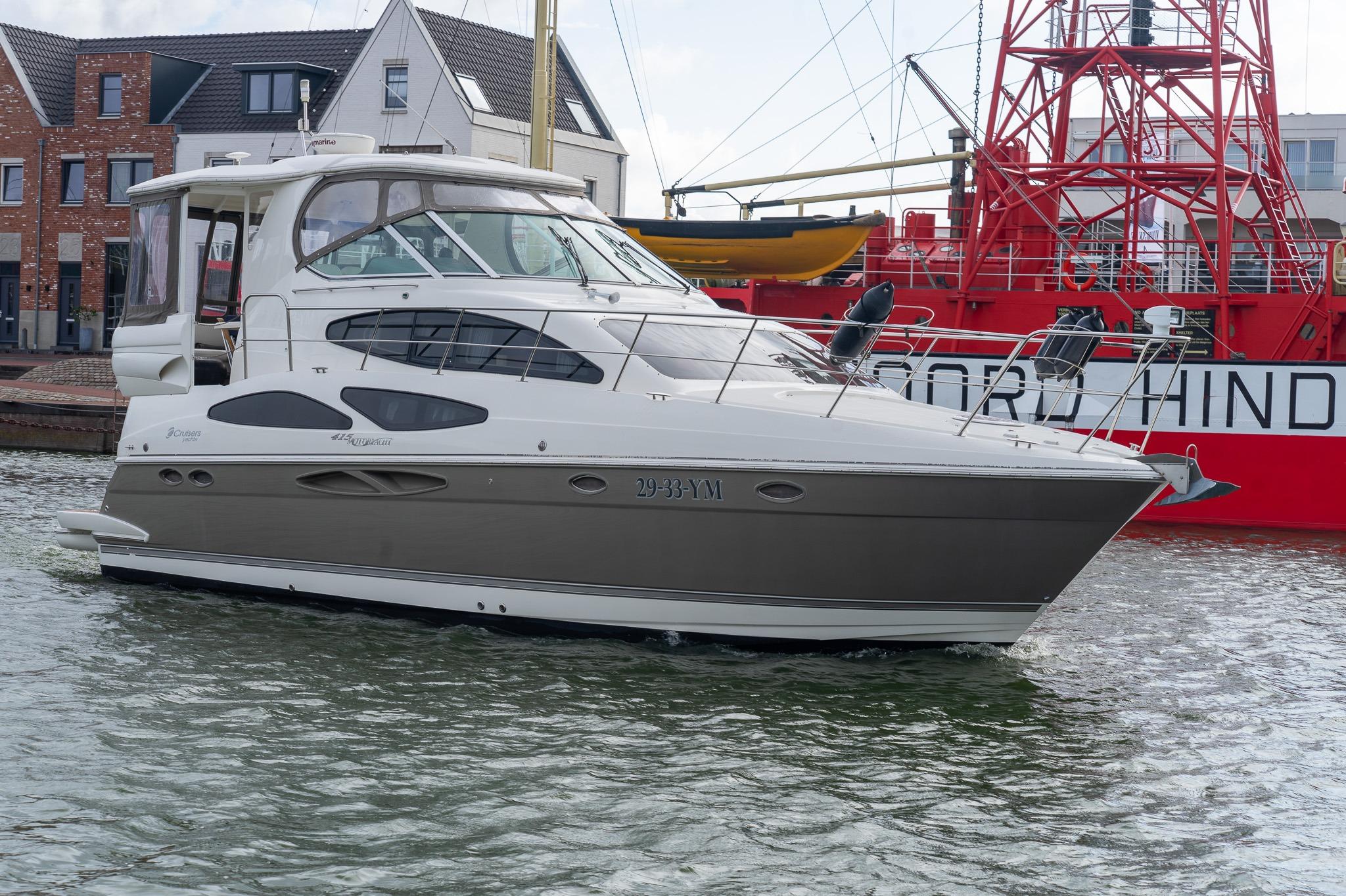 Cruisers Yachts 415 Express Motoryacht — foto 48 van 100