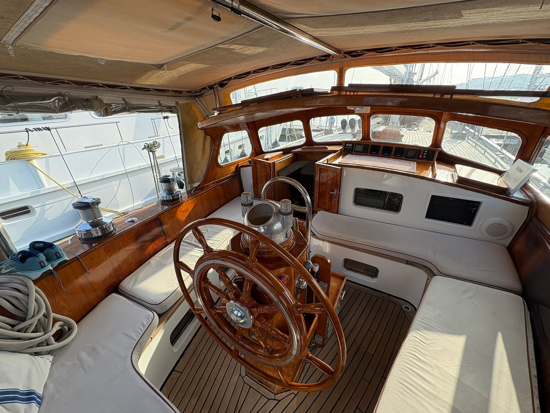 Colin Archer 60 - "Atmos of Amsterdam" — foto 3 van 12