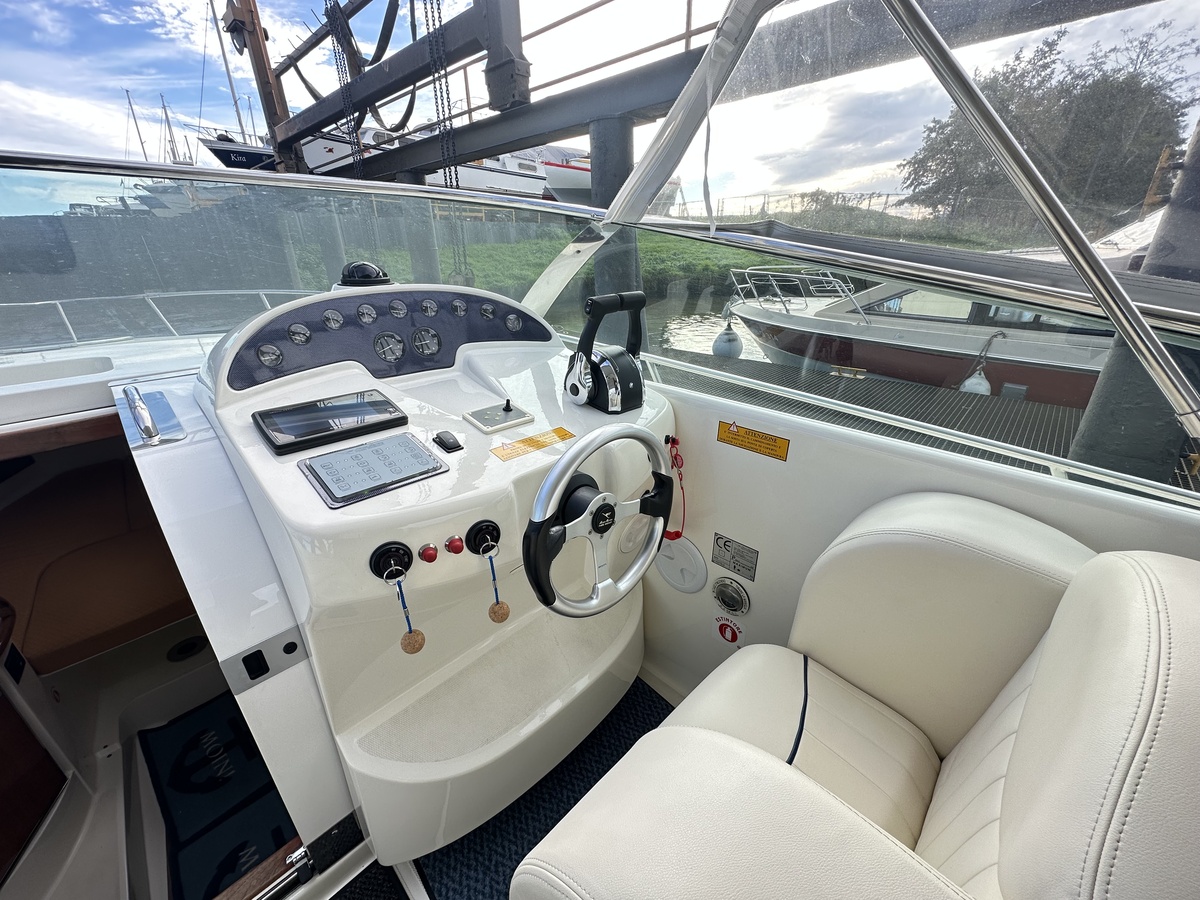 Airon Marine 300 — foto 7 van 23