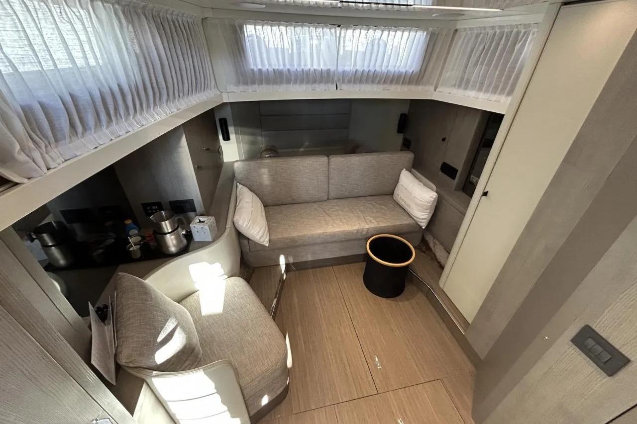 Cranchi A46 Luxury Tender — foto 12 van 21