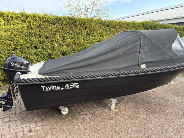 VAARKLAAR!! Twins 435 met buiskap en Tohatsu  9.8 PK — foto 7 van 14