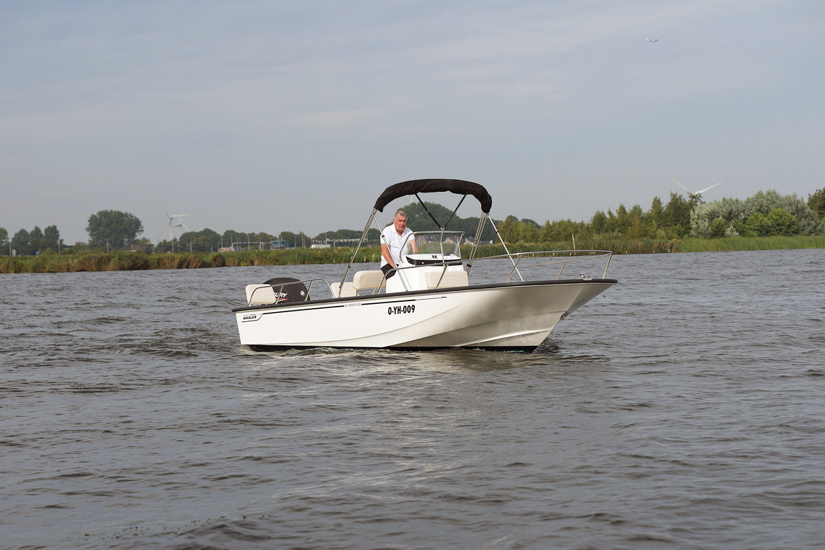 Boston Whaler 190 Montauk — foto 2 van 40