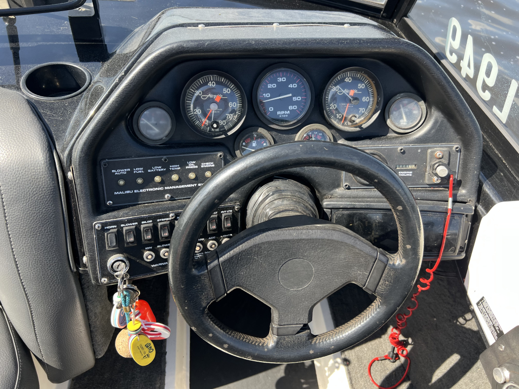 Malibu Euro F3 waterski boot v8 LPG/Benzine  — foto 12 van 22