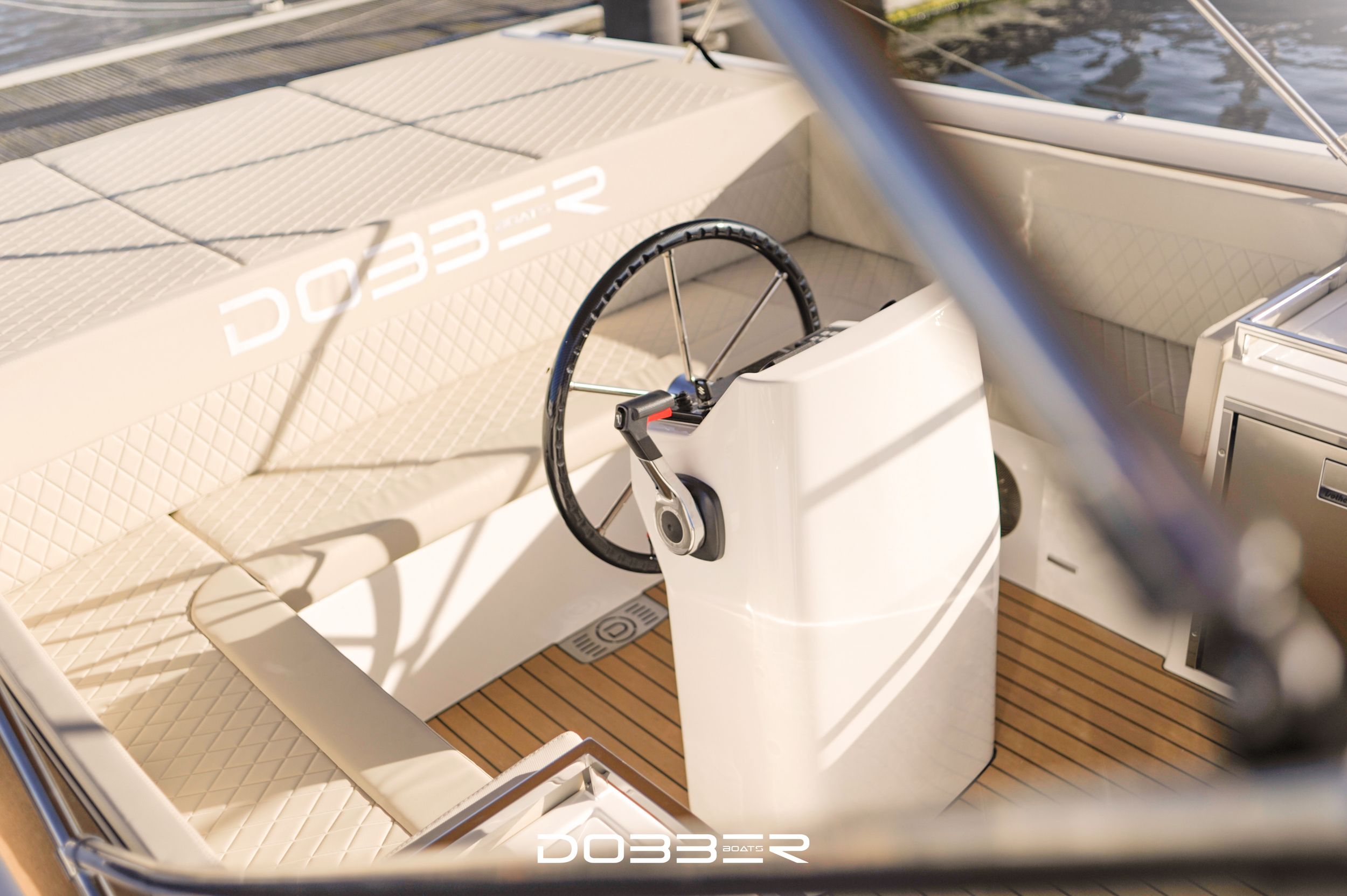 DOBBER 750 Tender — foto 3 van 12