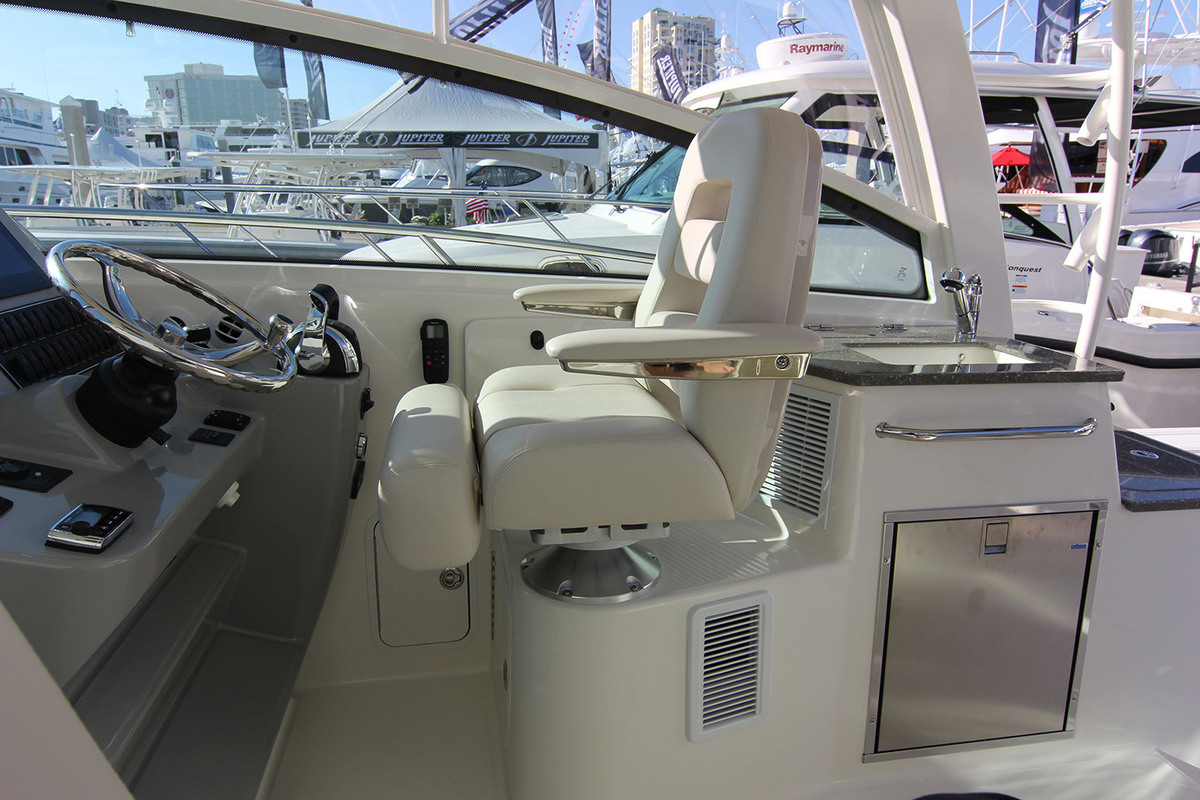 Boston Whaler 345 Conquest — foto 6 van 16