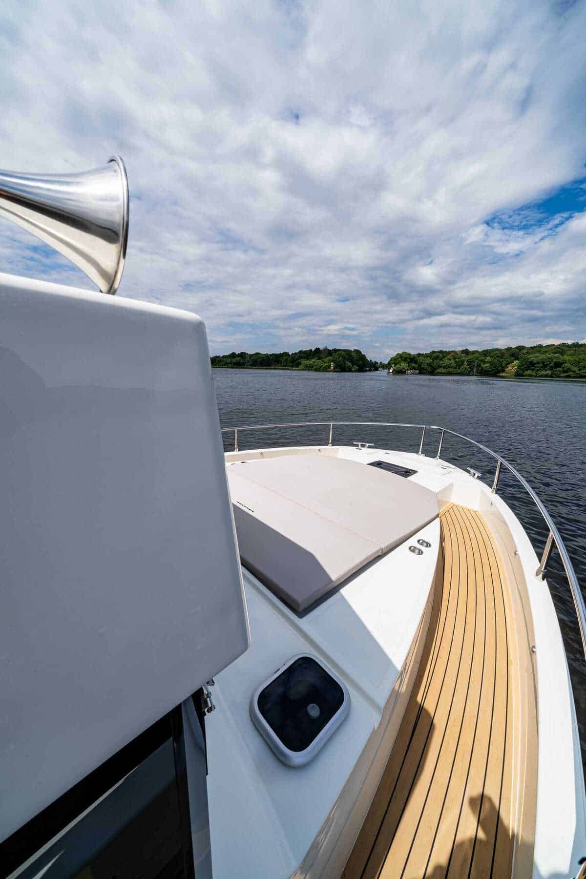 Cobra Yachts Maestro 42 Fly — foto 7 van 12