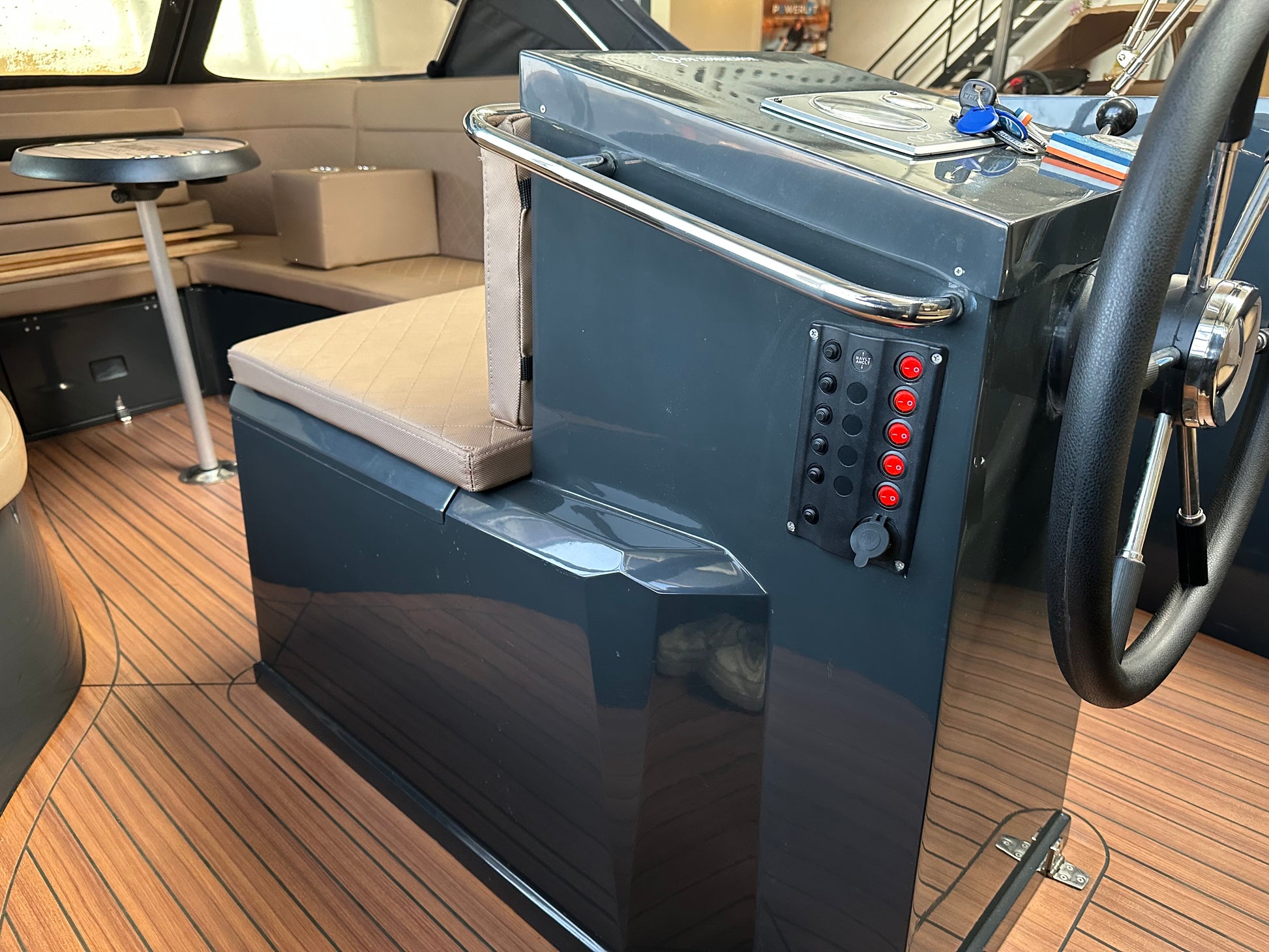 Maxima 630 met Vetus 4 cillinder — foto 8 van 12