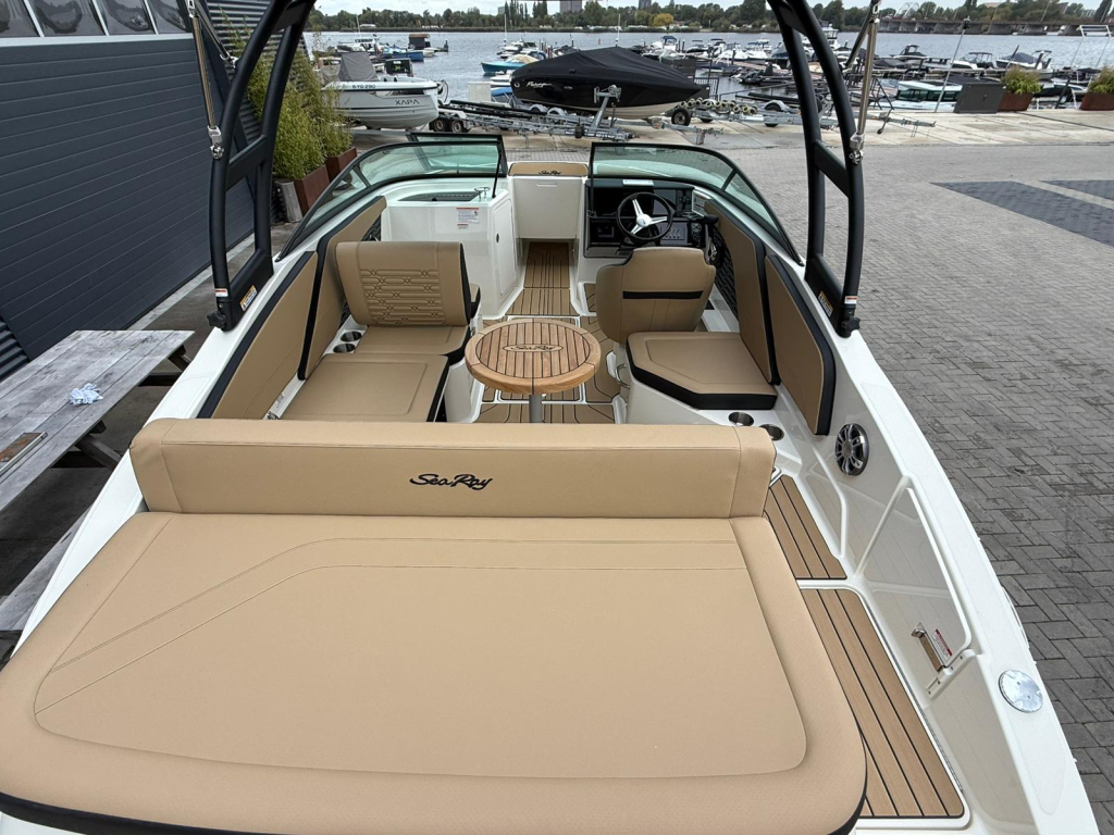 Sea Ray 210 spx — foto 24 van 38