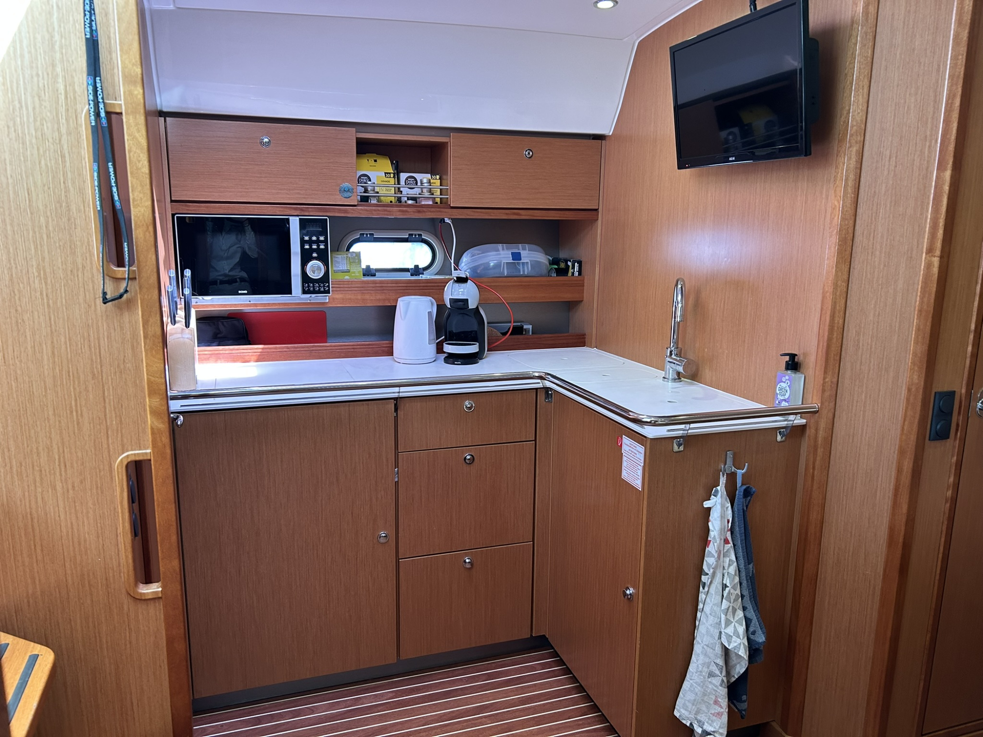 Bavaria 43 HT Sport — foto 8 van 23