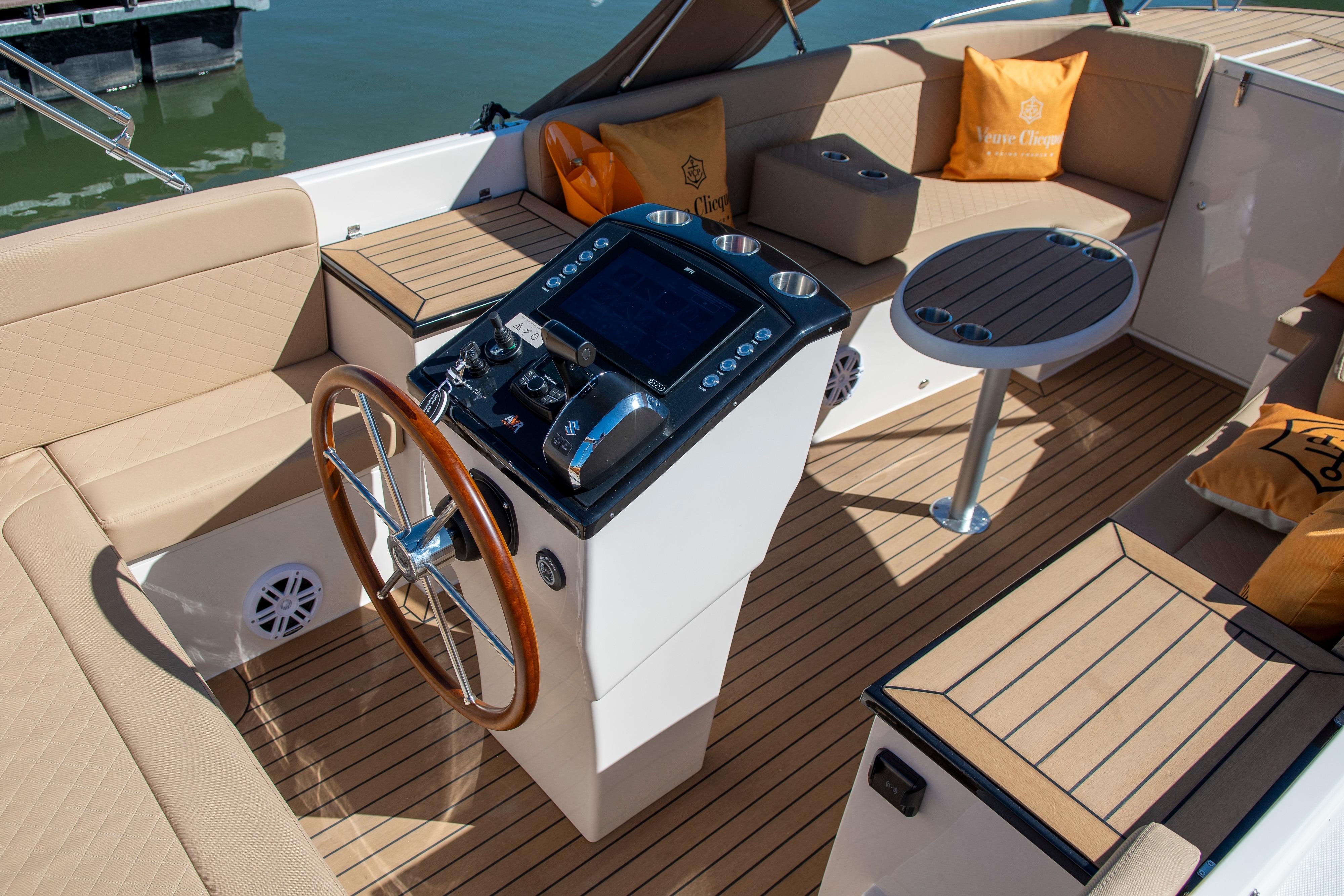 Lago Amore 733 Tender — foto 5 van 12