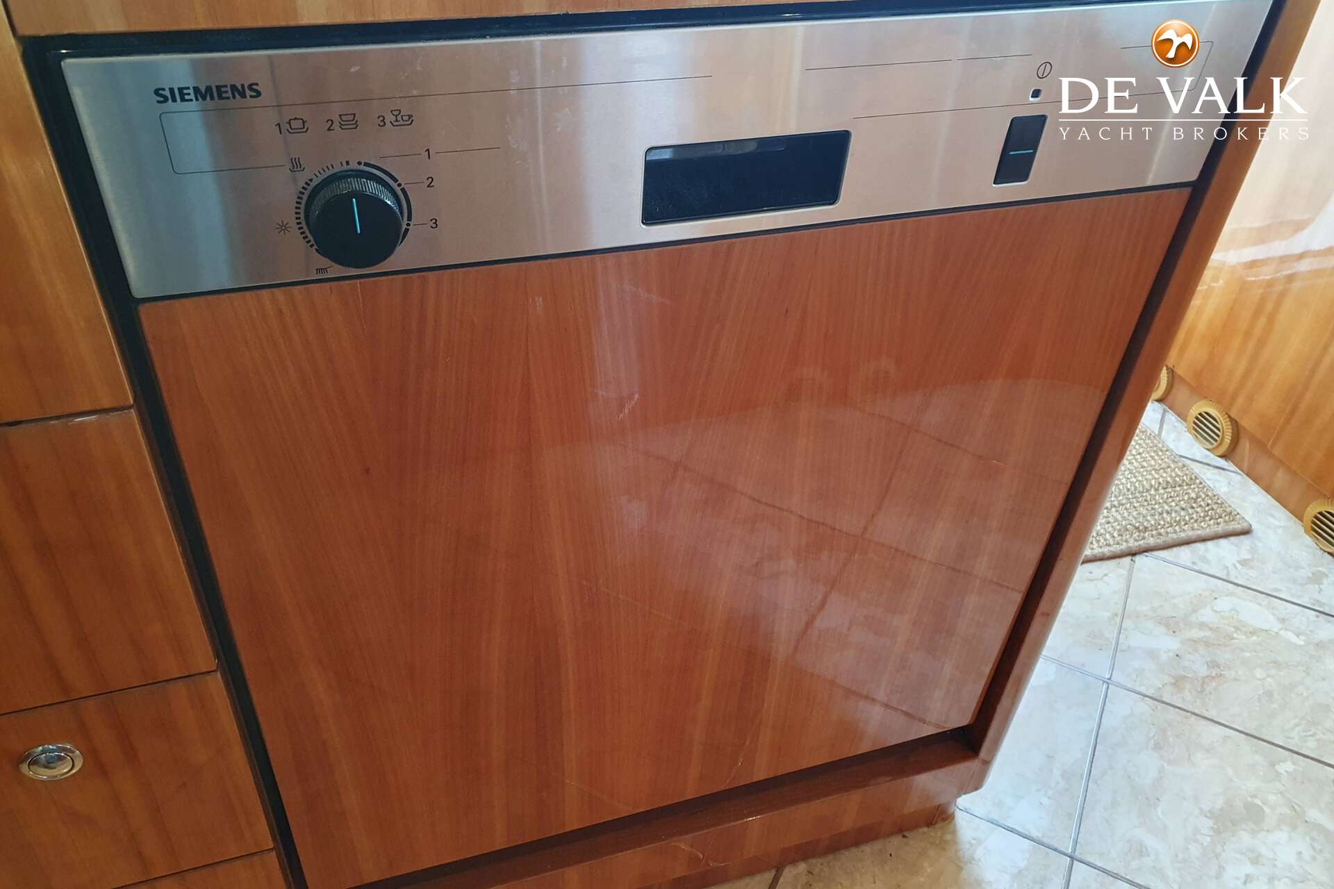Elegance 72 — foto 28 van 40