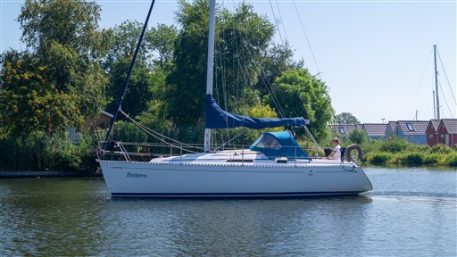 Dufour Yachts 30 Classic (2001) — foto 12 van 12