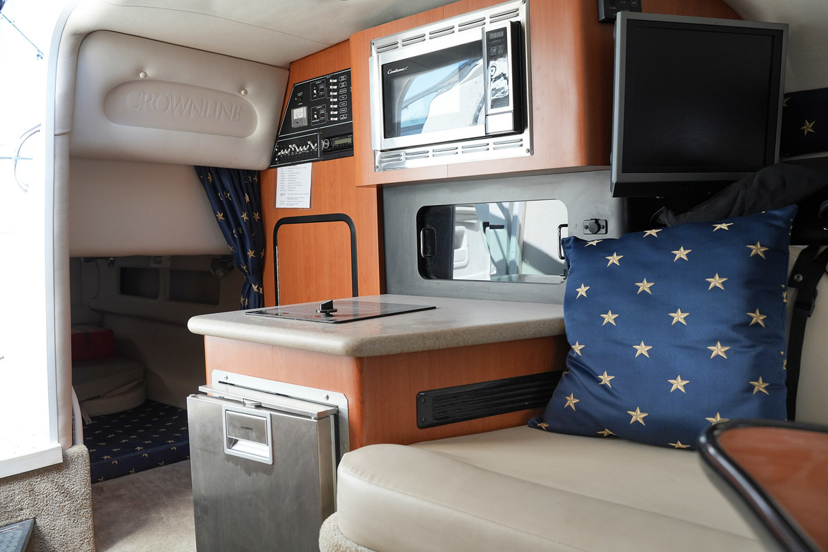 Crownline 315 SCR — foto 21 van 43