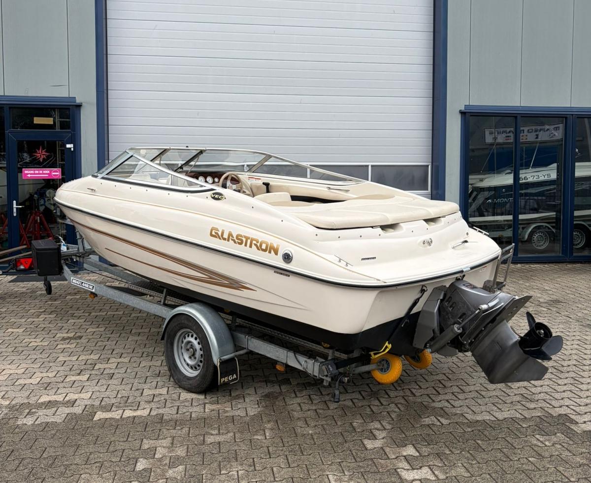 Glastron GX185 Bowrider — foto 1 van 17