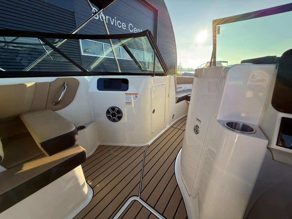 Sea Ray SDX 230 — foto 17 van 22
