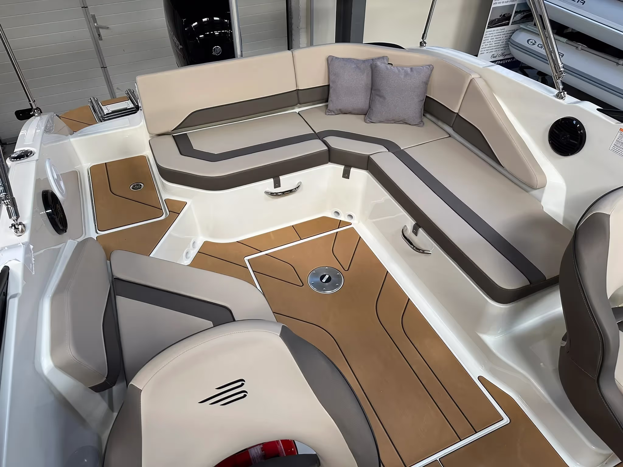 Bayliner V20 Bowrider — foto 11 van 29