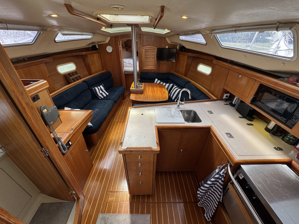 Hunter 356 — foto 7 van 72