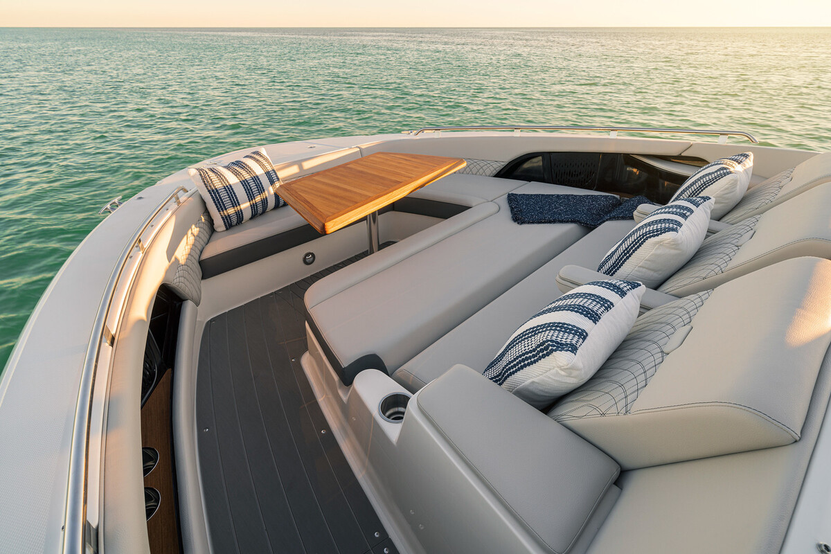 Sea Ray Sundancer 370 — foto 49 van 64