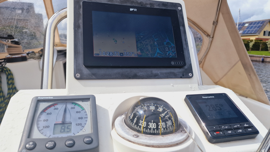 Beneteau Oceanis 31 (ondiepe kiel) — foto 8 van 35